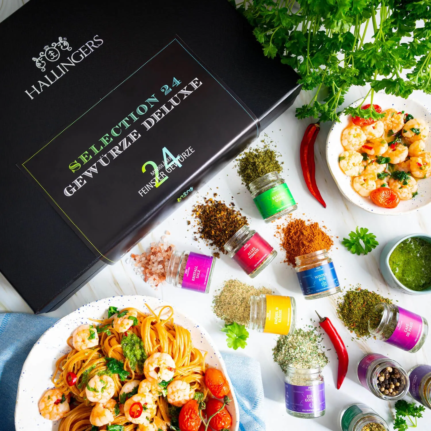 GEWÜRZ SET IN DER GESCHENKBOX - 24 Gewürze aus aller Welt als exklusive Gourmet-Selektion, stilvoll verpackt in einer hochwertigen Geschenkbox mit Rezept-Booklet. Die besondere Geschenkidee für Feinschmecker, Hobbyköche & Genussmomente
