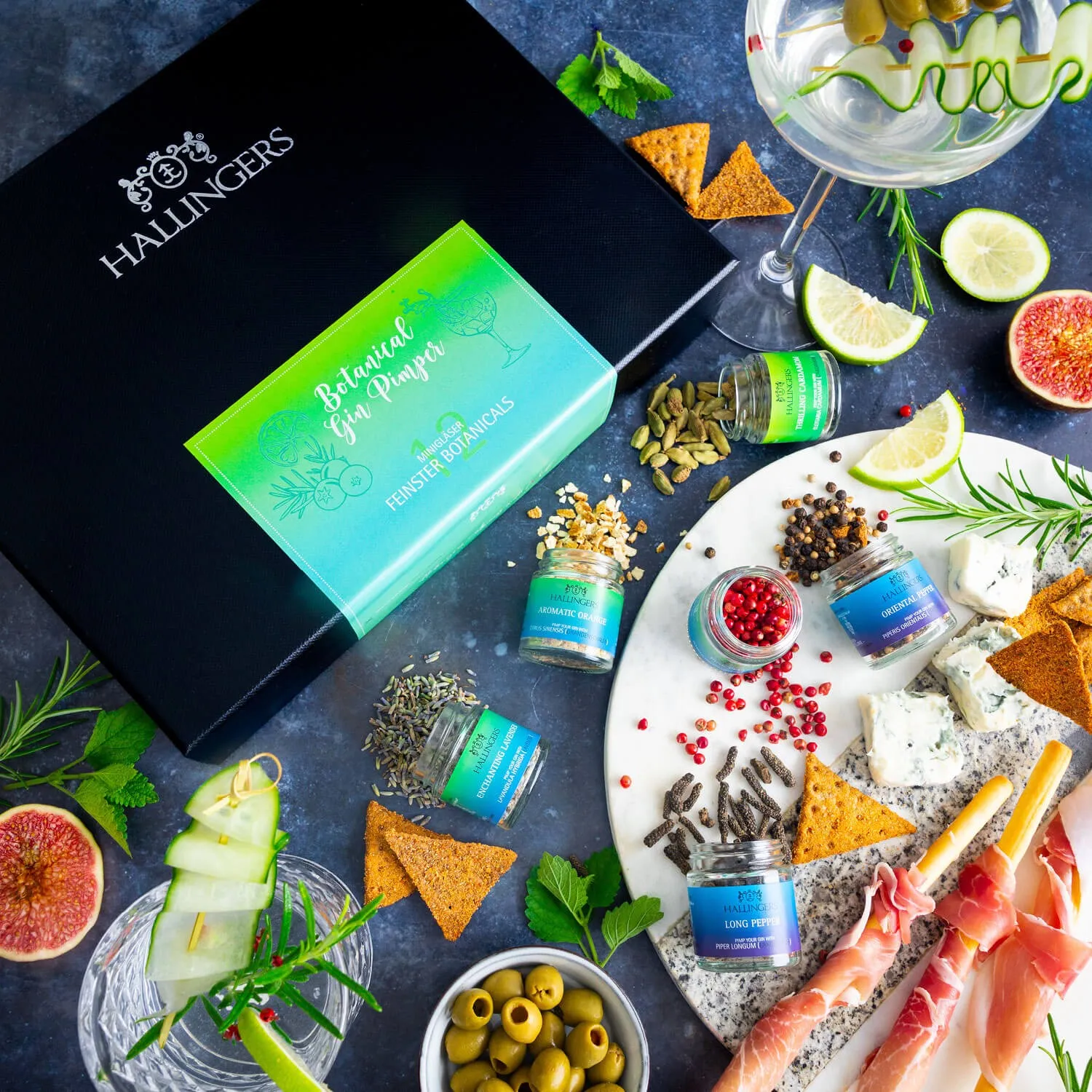 GEWÜRZ SET IN DER GESCHENKBOX - 12 Gewürze aus aller Welt als exklusive Gourmet-Selektion, stilvoll verpackt in einer hochwertigen Geschenkbox mit Rezept-Booklet. Die besondere Geschenkidee für Feinschmecker, Hobbyköche & Genussmomente