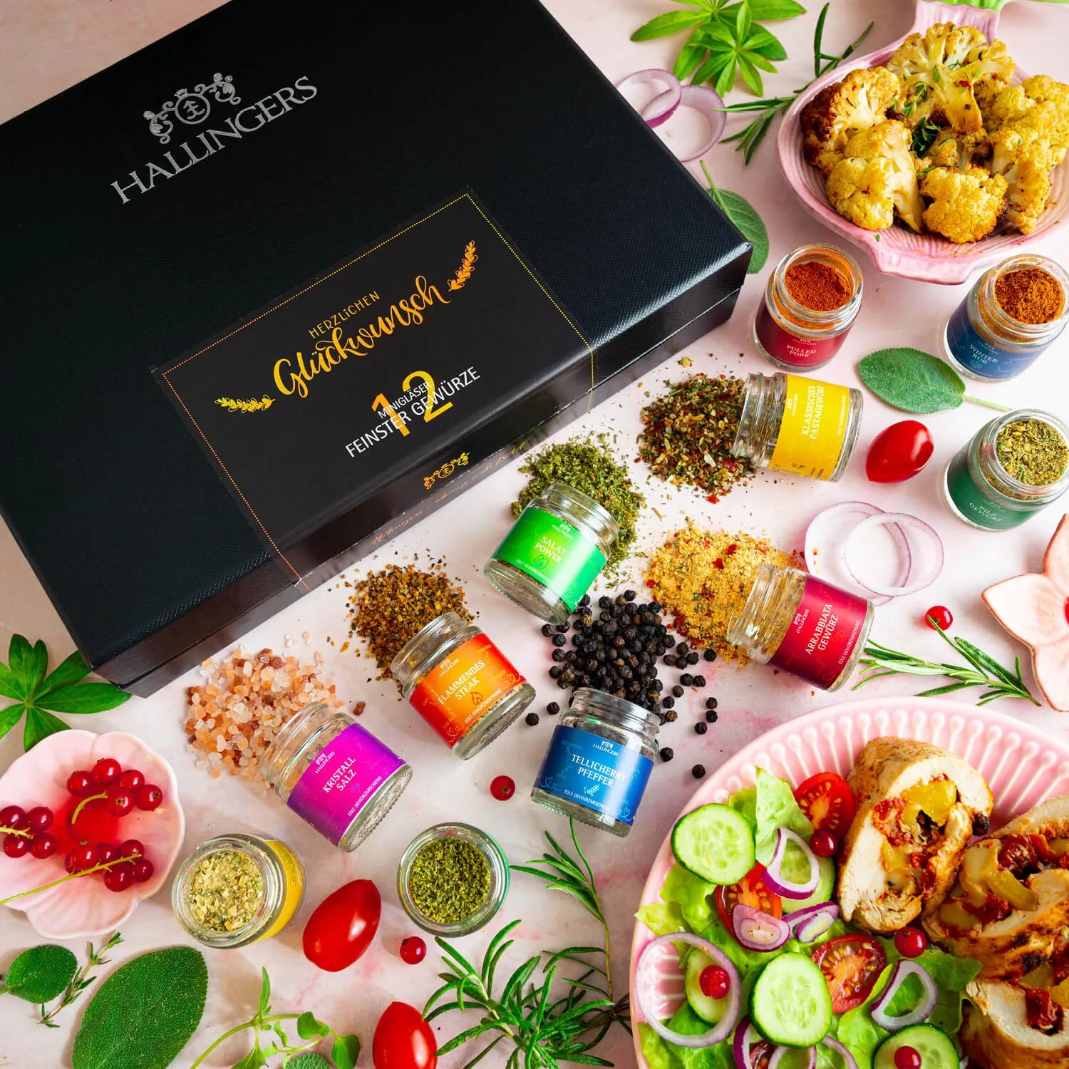 GEWÜRZ SET IN DER GESCHENKBOX - 12 Gewürze aus aller Welt als exklusive Gourmet-Selektion, stilvoll verpackt in einer hochwertigen Geschenkbox mit Rezept-Booklet. Die besondere Geschenkidee für Feinschmecker, Hobbyköche & Genussmomente