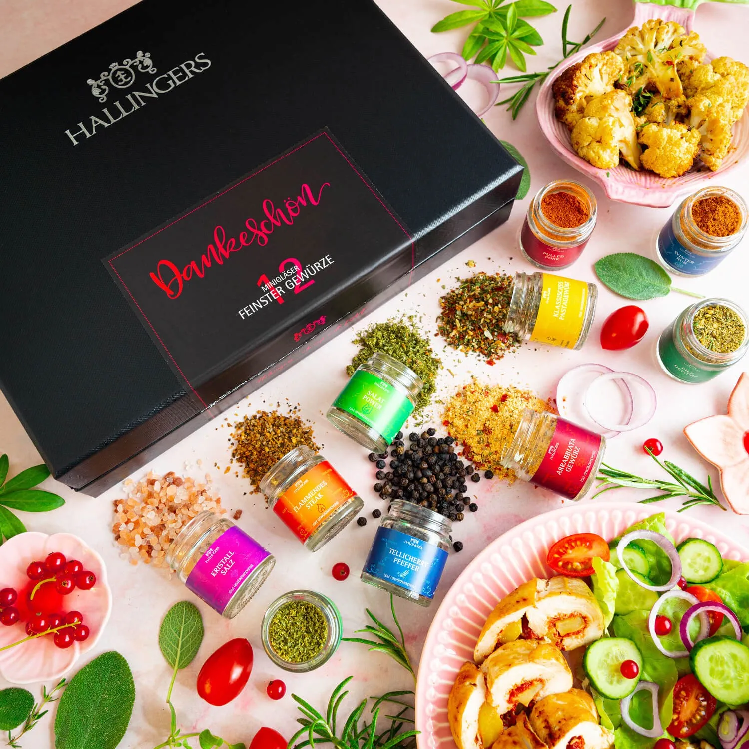 GEWÜRZ SET IN DER GESCHENKBOX - 12 Gewürze aus aller Welt als exklusive Gourmet-Selektion, stilvoll verpackt in einer hochwertigen Geschenkbox mit Rezept-Booklet. Die besondere Geschenkidee für Feinschmecker, Hobbyköche & Genussmomente