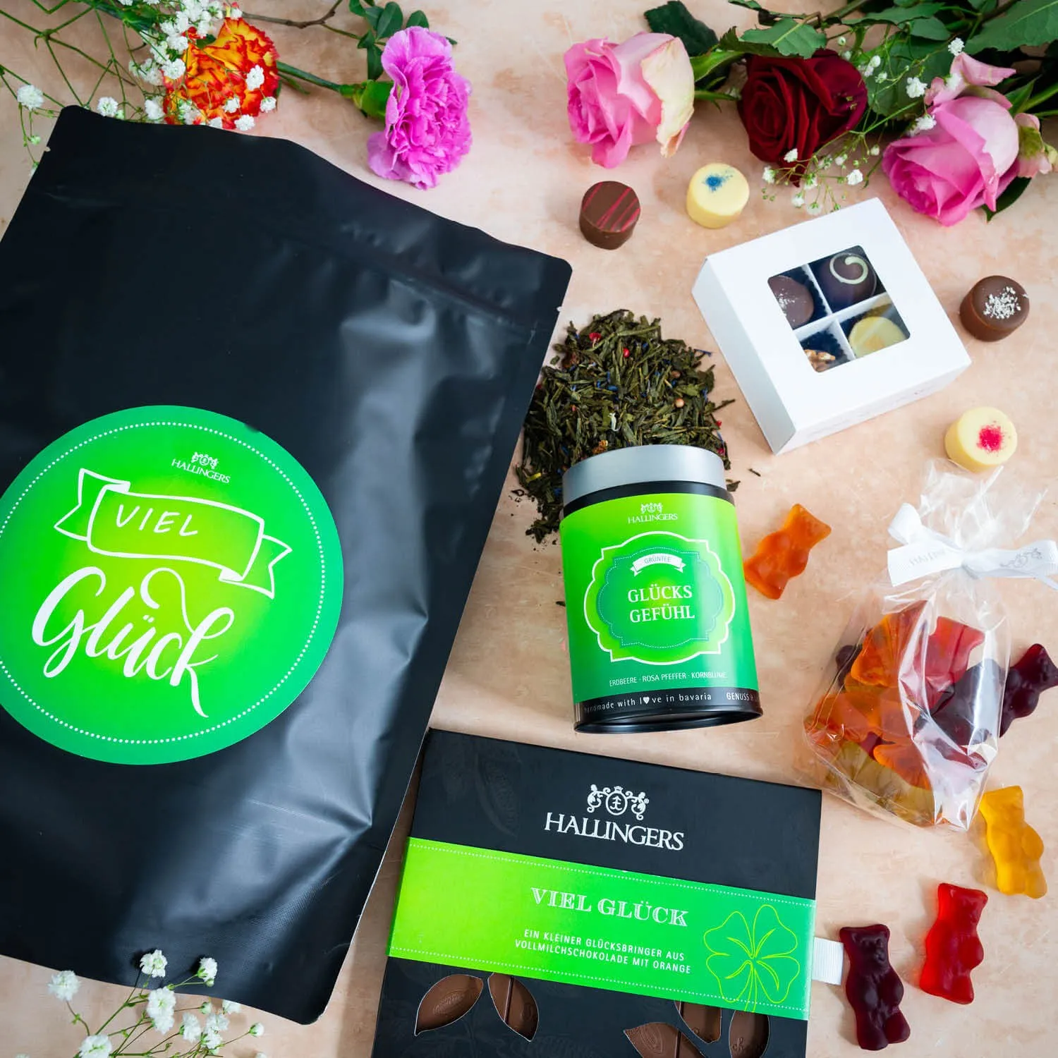Viel Glück XXL (großer Glücksgruß Pralinen, Tee, Tafel Schokolade & Fruchtsaftbärchen) - Feinkost-Set, XXL-Wundertüte Gourmet