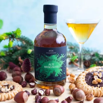 Alte Haselnuss (40% vol.) - Premium-Likör, in Geschenk-Flasche
